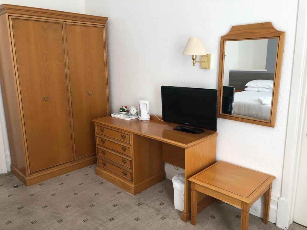 בורנמות' Hotel Capital מראה חיצוני תמונה