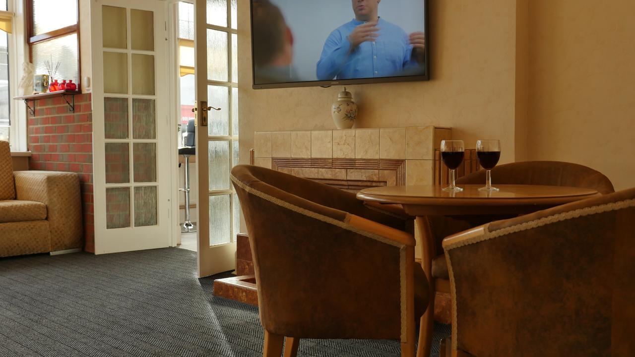 בורנמות' Hotel Capital מראה חיצוני תמונה